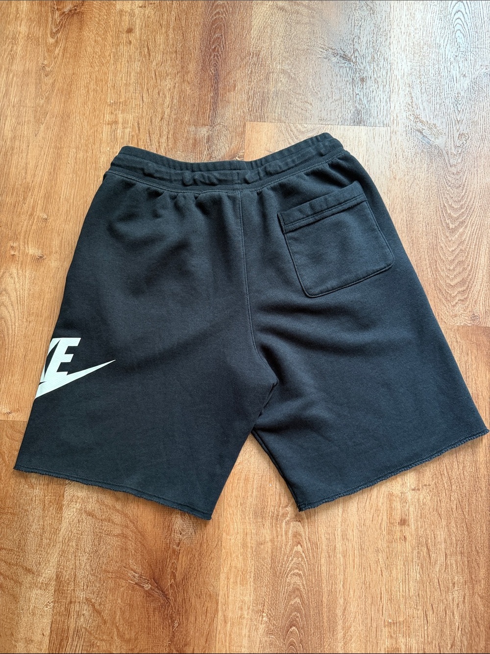 Nike Club Alumni Shorts - Picture 2 of 4